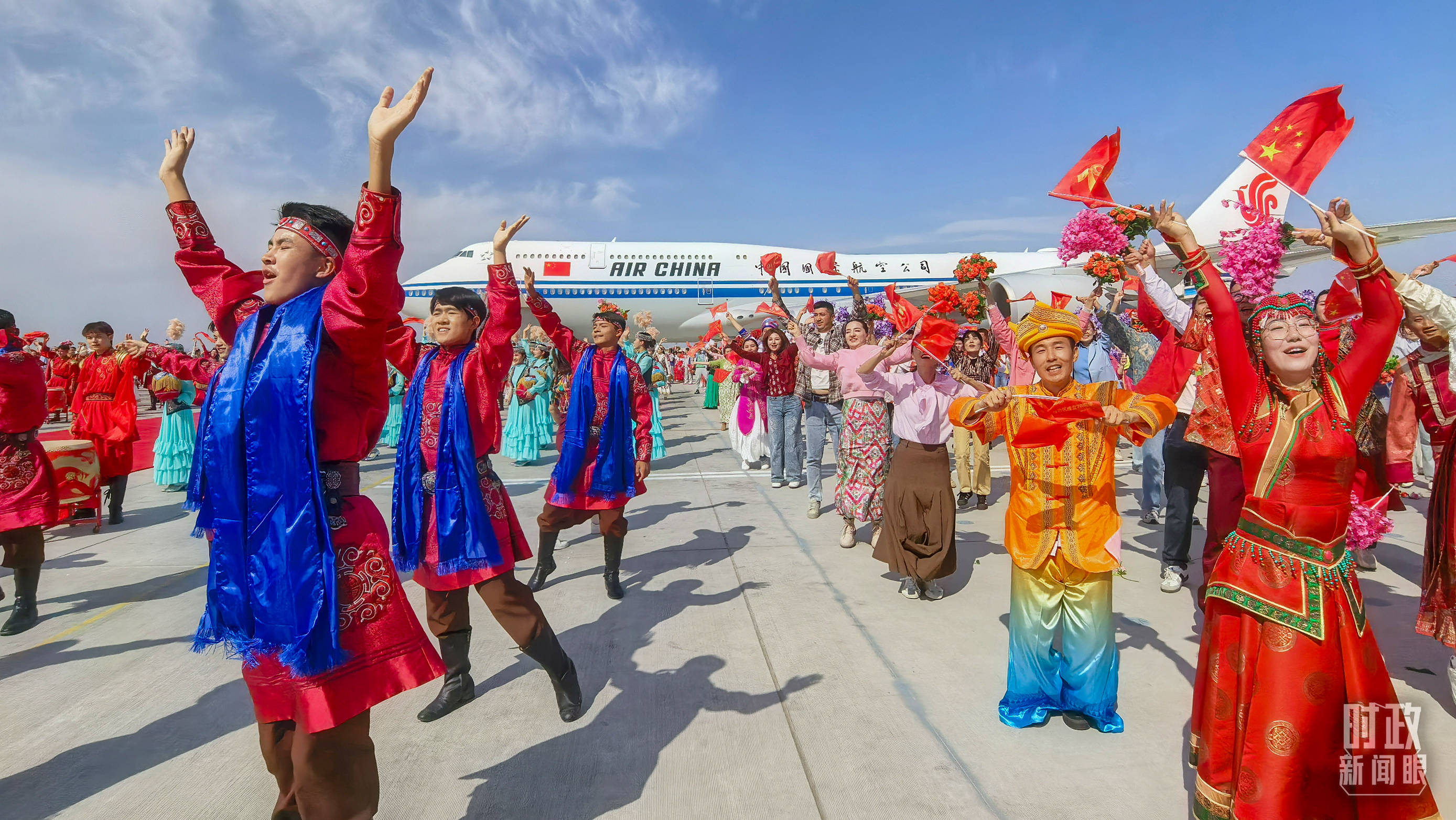 时政新闻眼丨历史性的新疆之行开启，传递哪些重要信息