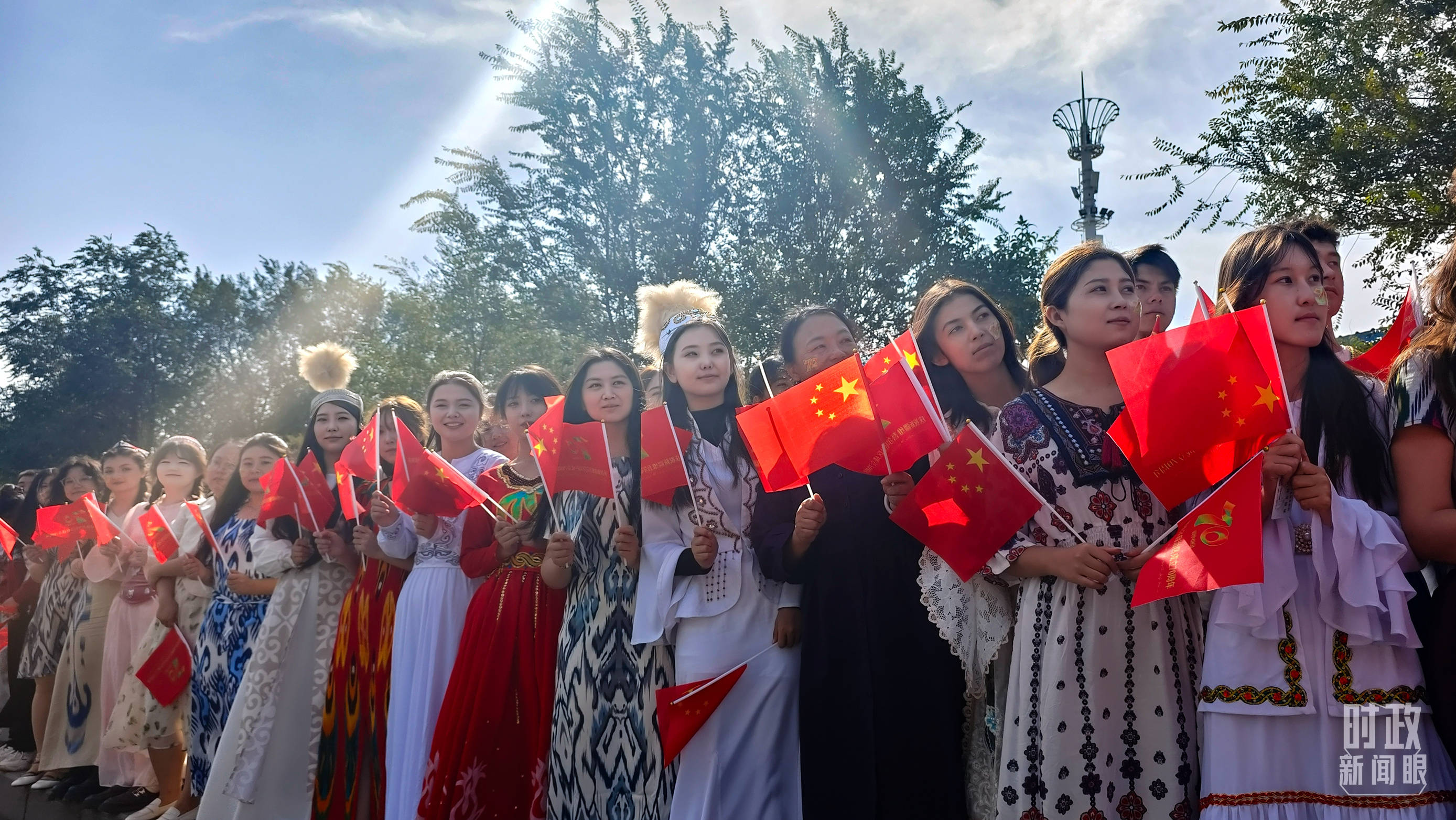 时政新闻眼丨历史性的新疆之行开启，传递哪些重要信息