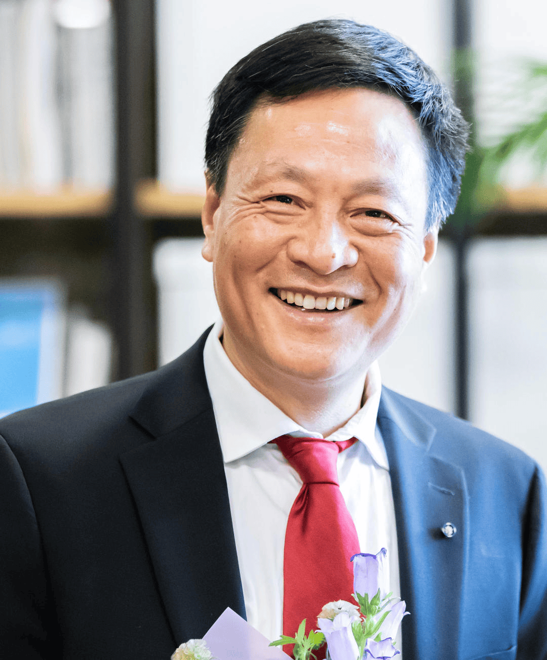 北大教授俞孔坚在巴西坠机身亡,当天曾发视频称“探秘刚刚开始”;事发时飞机突然失去高度坠落并爆炸,机龄已67年;巴西总统发文悼念