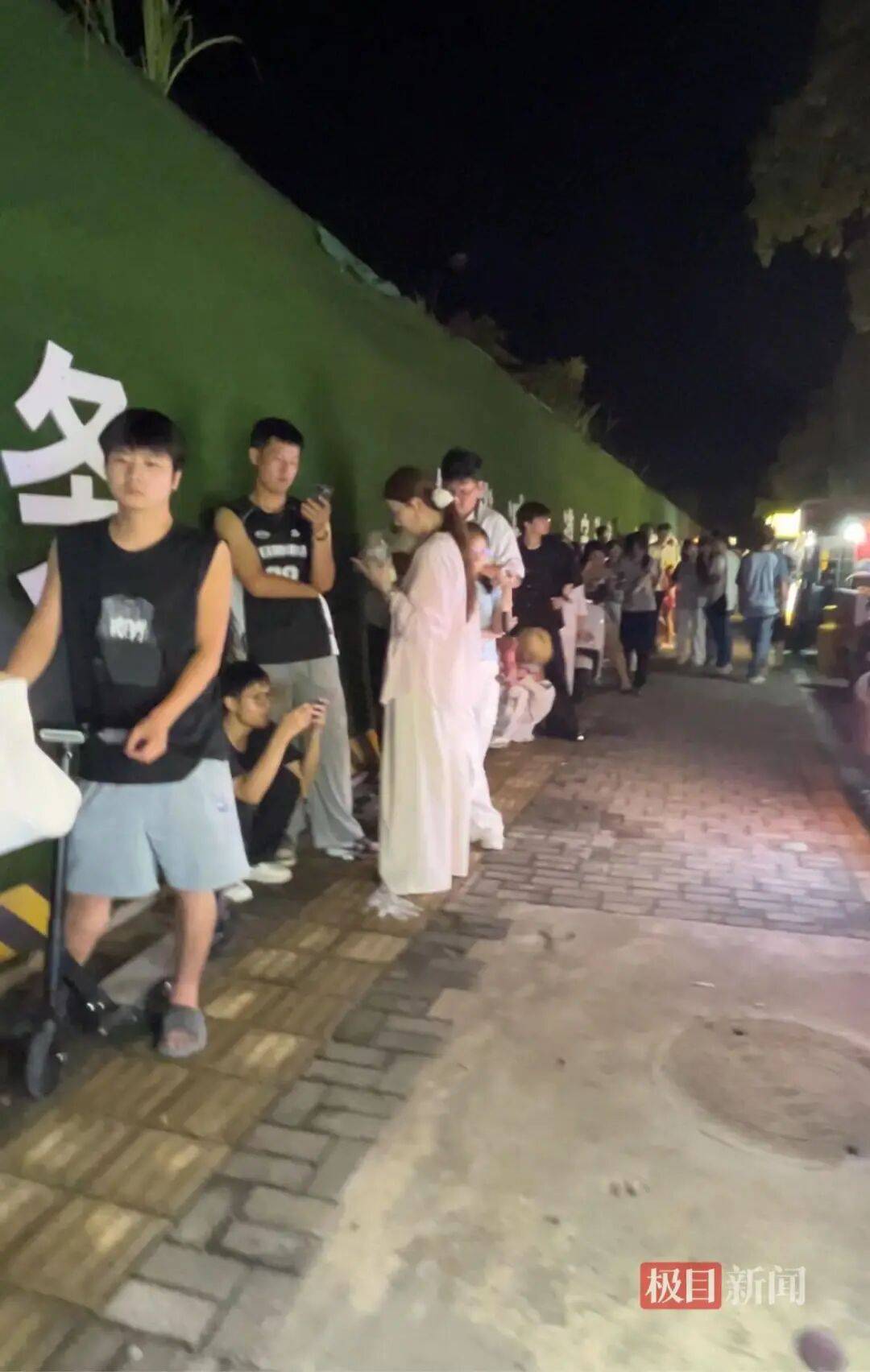 景德镇“鸡排主理人”爆火，当地回应：会有一揽子计划
