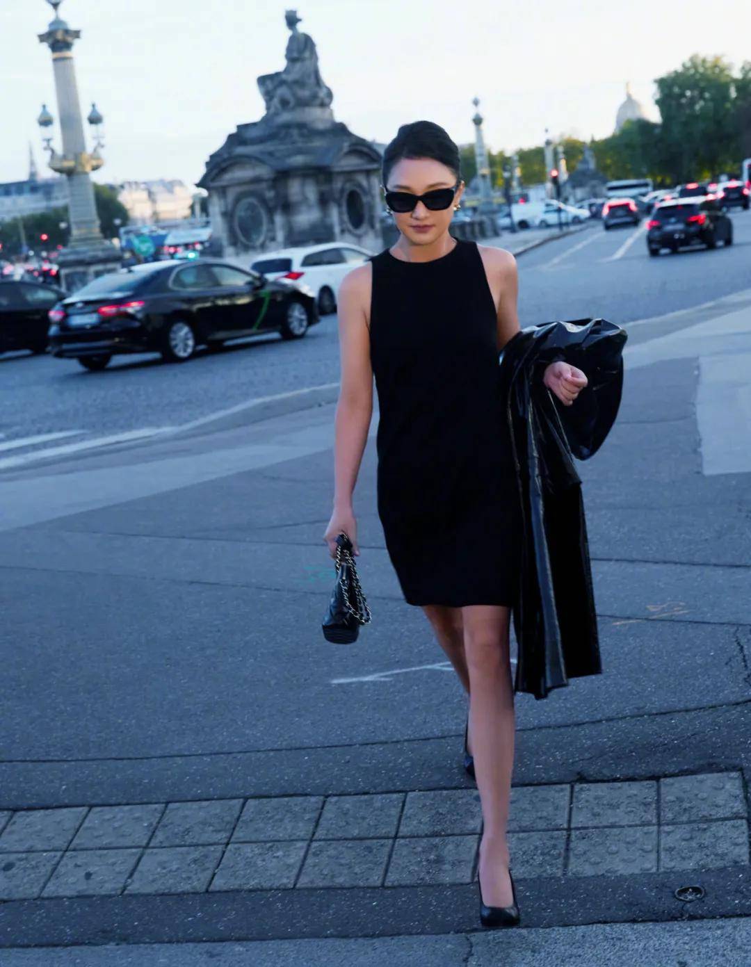 周迅、窦靖童、刘雯、井柏然同框围观香奈儿的新秘密