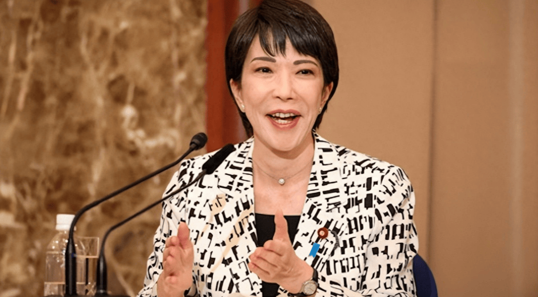 拒绝放弃首相宝座，高市早苗开始自救，不料已冒出一个强劲对手