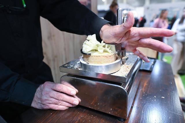 西班牙：马德里美食节举行