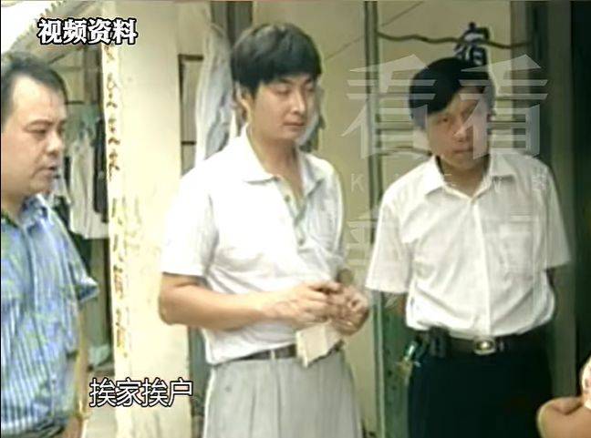 上海夫妻双双殒命!贵重财物没丢失,一枚血手印成关键线索,30年后真相大白