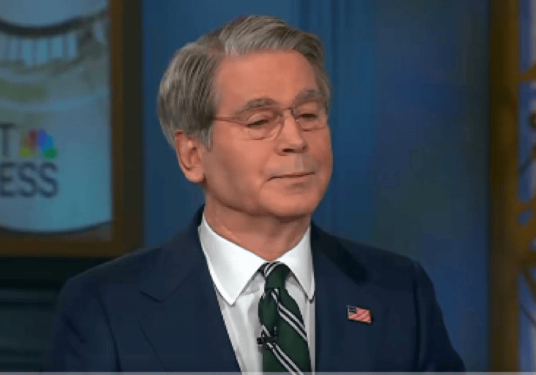 美财长贝森特公然污蔑：“中国像囤积口罩一样，囤积石油”！